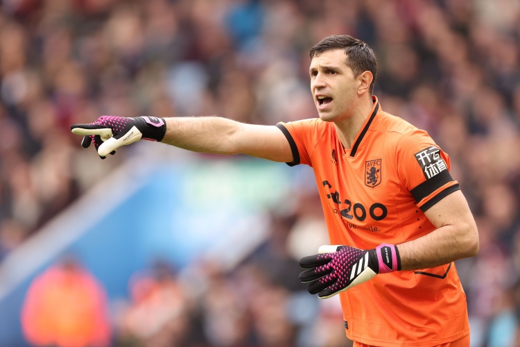 百次英超出场零封对手34次,马丁内斯成维拉队史门将第一人